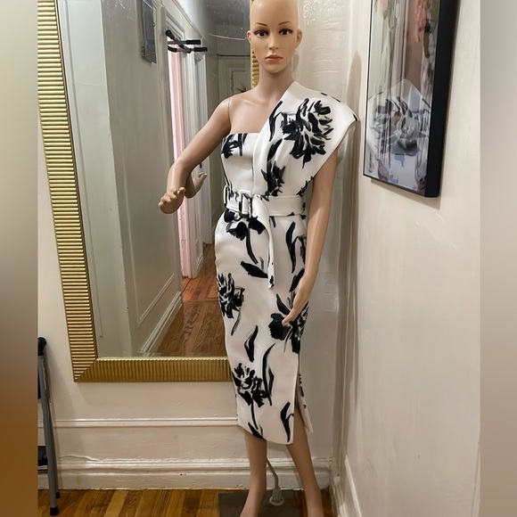 ASOS Elegant Black and White Floral One-Shoulder Dress - Picture 16 of 16